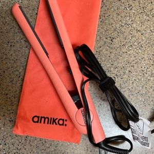 amika Strand Perfect Ceramic Styler Straightener